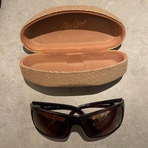 Maui Jim sunglasses Peahi MJ 202-10 polarized brown stripe wrap